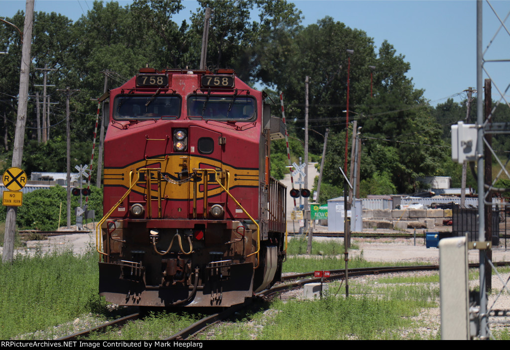 BNSF 758